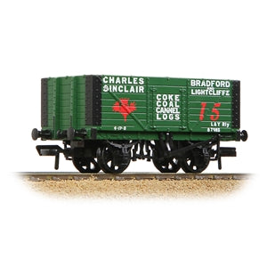 37-101B 7 Plank Fixed End Wagon Charles Sinclair Green