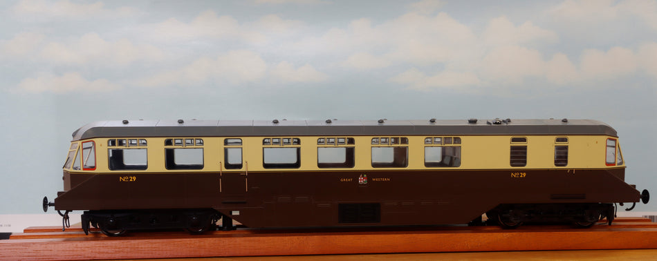 1901 Heljan GWR AEC diesel railcar in 29 GWR chocolate and cream with grey roof and coat of arms emblem