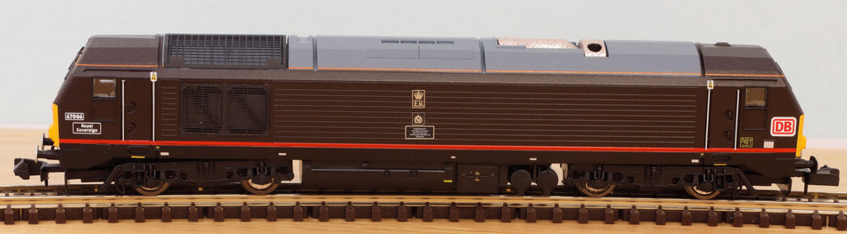 2D-010-008 Dapol Class 67 67006 "Royal Sovereign" in Royal Train claret with DB logos