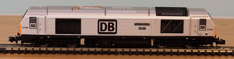 2D-010-011 Dapol Class 67 67029 "Royal Diamond" in DB silver with DB logos