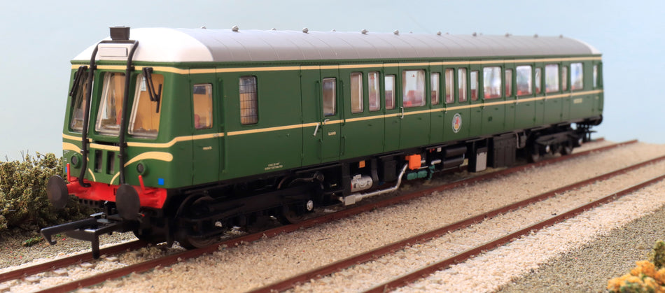 4D-015-002 Dapol Class 122 Gloucester RCW "Bubblecar" single car DMU W55000 in BR green with speed whiskers