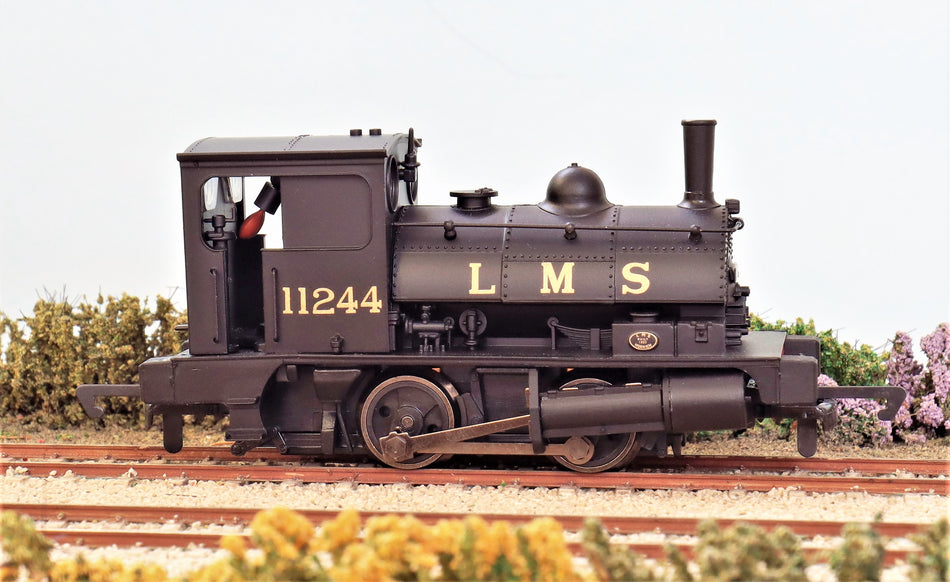 R3727 Hornby Class 21 L&Y 'Pug' 0-4-0ST 11244 in LMS black