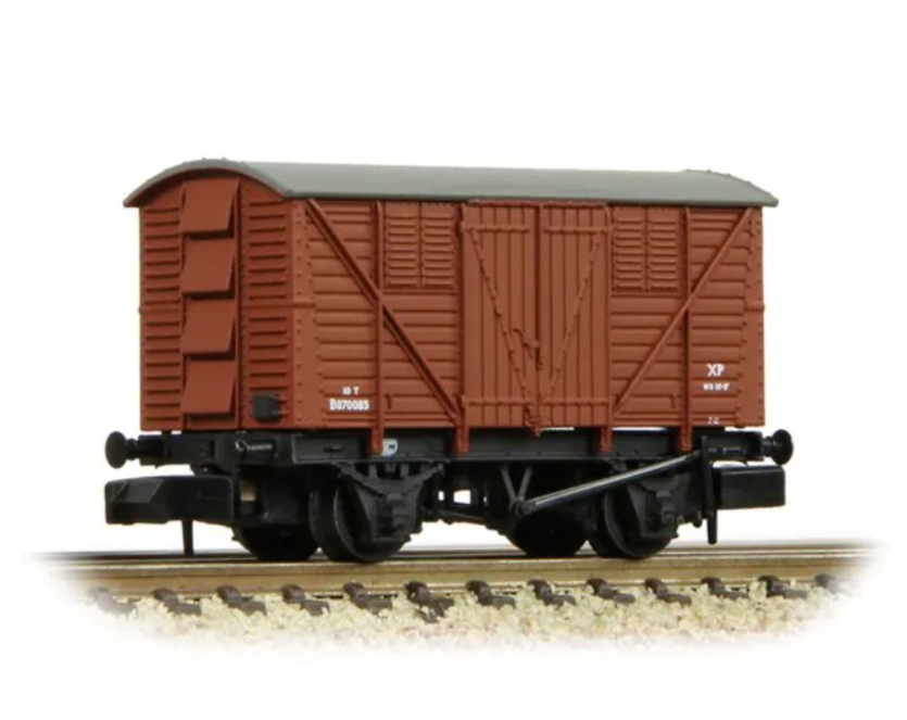 373-741C – BR 10 ton meat van bauxite early