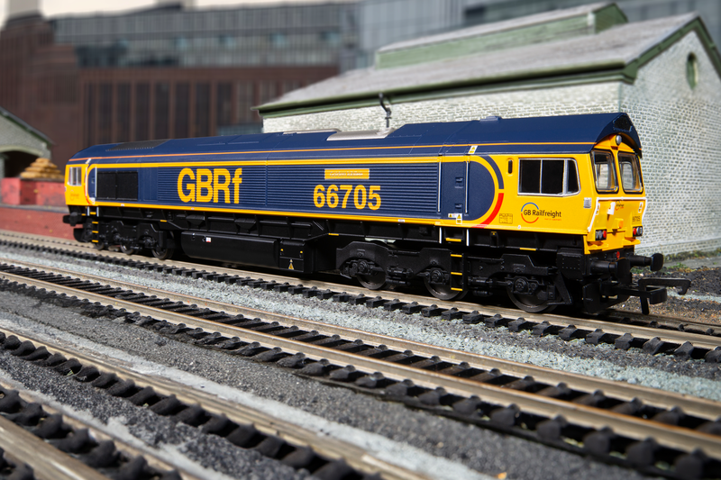 R30334 - GBRf, Class 66, Co-Co, 66705 'Golden Jubilee' - Era 11