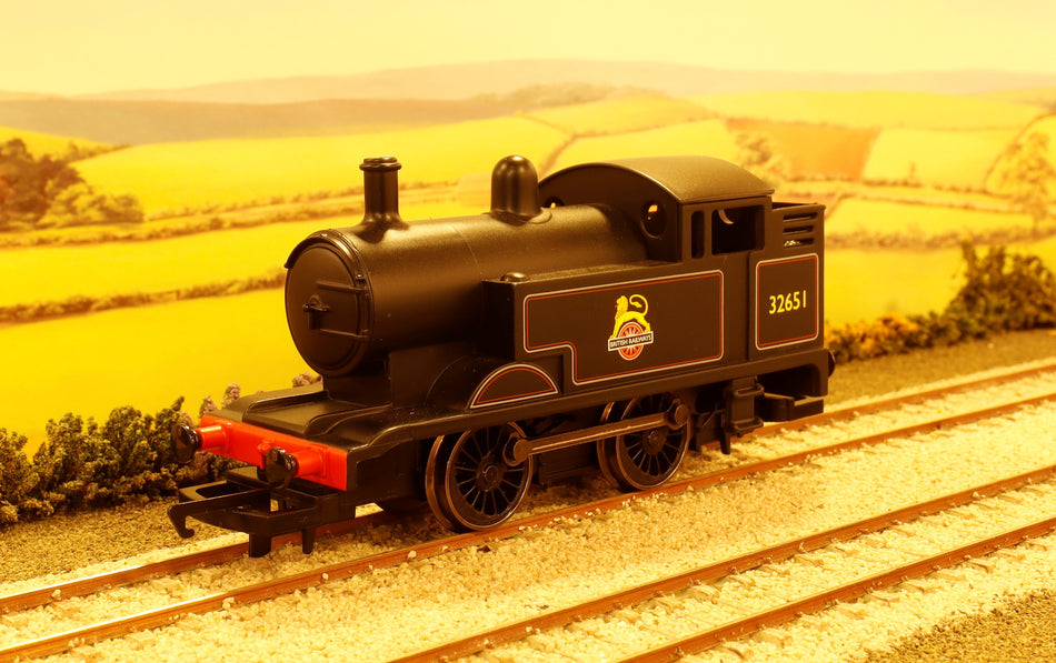 R30052 Hornby Freelance 0-4-0T 32651 in BR black with early emblem - Railroad range