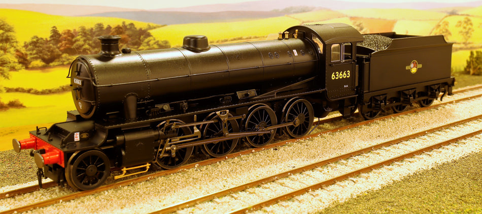 R3227 Hornby Class O1 2-8-0 63663 in BR Black with late crest