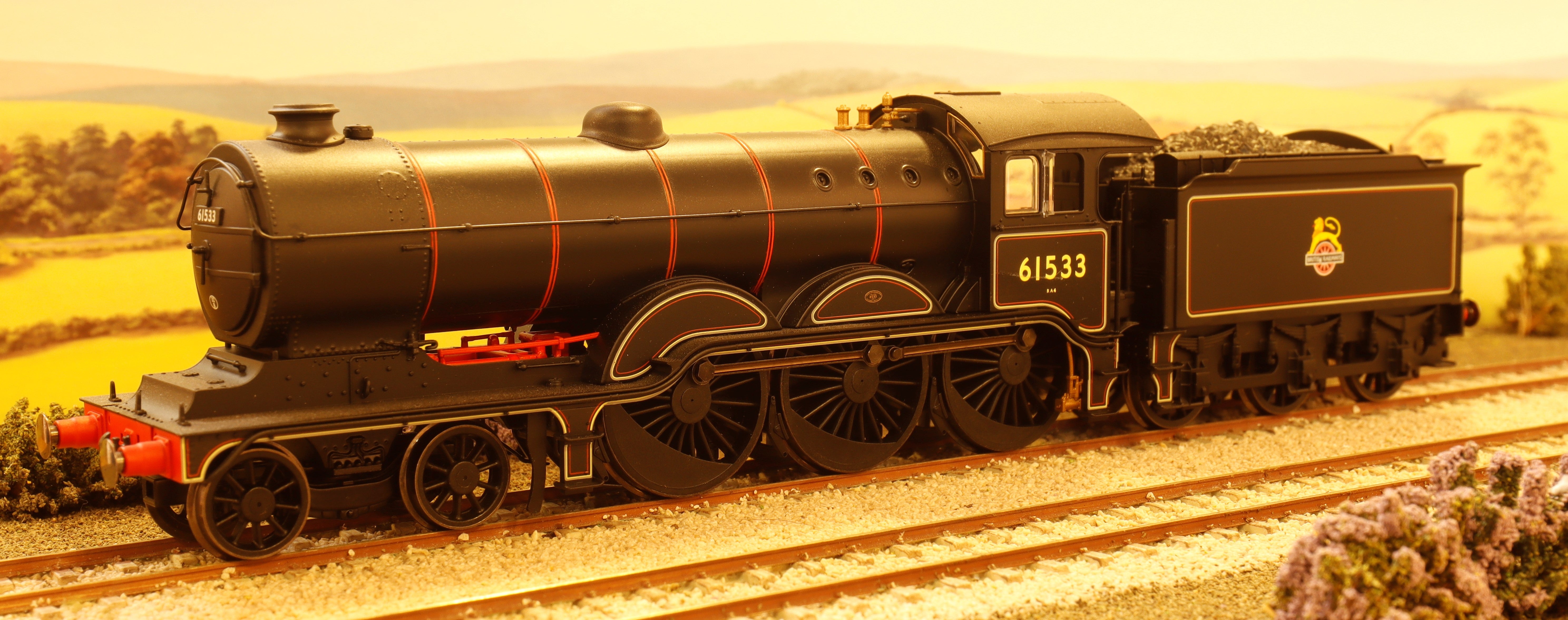 R3431 Hornby Class B12/3 4-6-0 61533 in BR black with early emblem ...