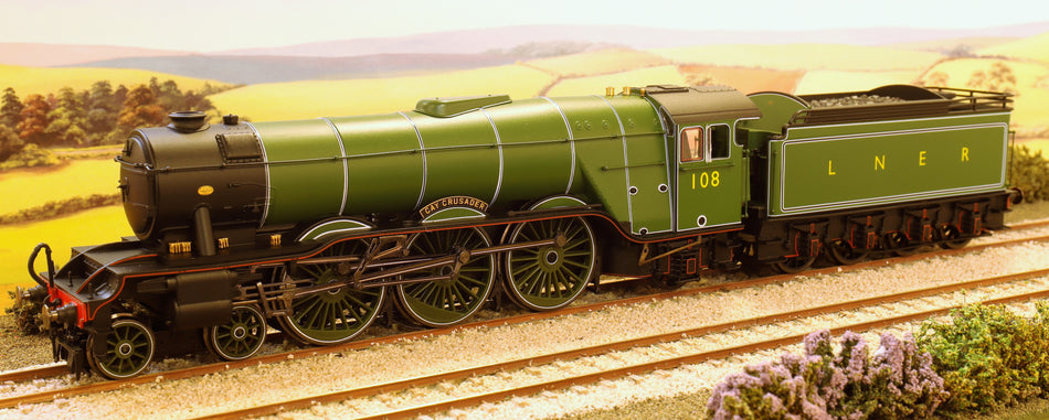 R3518 Hornby Class A3 4-6-2 108 "Gay Crusader" in LNER apple green