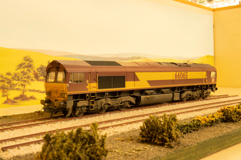 32-737 Bachmann Class 66 66065 in EWS livery with DB Schenker branding - weathered