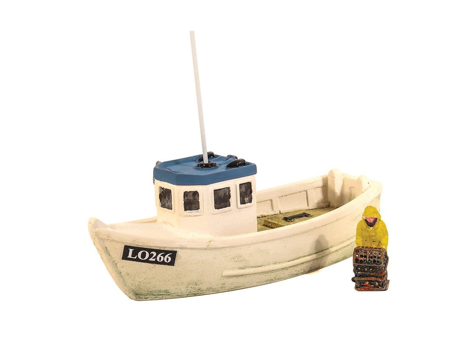 Harburn Hamlet - OO Lobster Boat with Fisherman and Blue Roof - QS401
